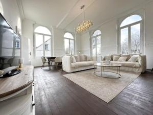 Maisons d'hotes L-Orangerie du Chateau - Outdoor swimming pool : photos des chambres