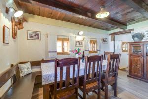 Homestead Bahor With Whirlpool - Happy Rentals