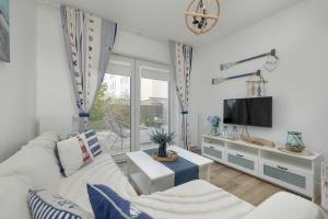 Stylish Apartment Grunwaldzka by Rent like home
