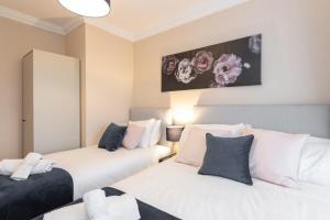 Central 1BED APT RELIABLE FAST WIFI & TV