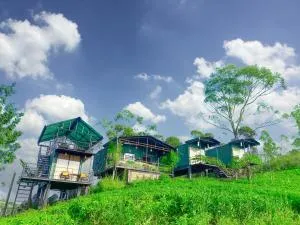 Box on clouds - Nawelagama