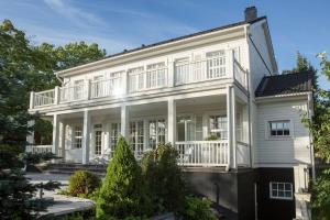 White House - 4-star hotels in Kokkola