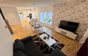 2 Bedroom Amazing Home In Kumla