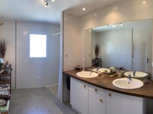 Maisons de vacances Gite Neuvic, 4 pieces, 5 personnes - FR-1-616-110 : photos des chambres
