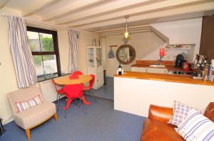 2 Castle Hall Llangrannog