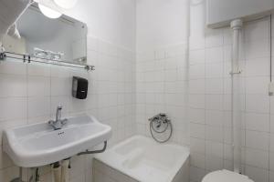 Double or Twin Room with Shared Bathroom room in Boarding House Lucija