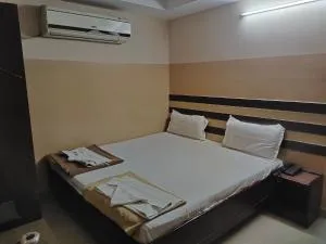 Suprahbat Hotel - Lālāguda