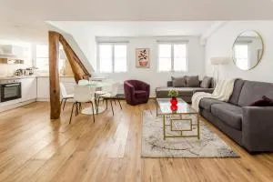 Artois Champs-Elysées with AC - 巴黎