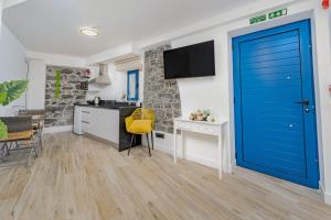 Chalé Henrique - Beachfront apartments at Calheta Beach