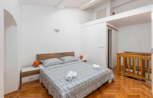1 Bedroom Lovely Apartment In Lovran 