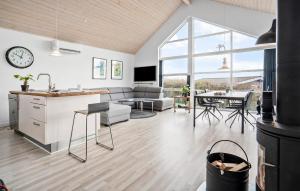 Amazing Home In Juelsminde With Kitchen