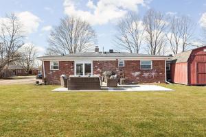 Newly Renovated Retreat 30mins to Downtown Indy