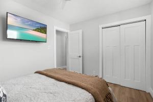 Newly Renovated Retreat 30mins to Downtown Indy