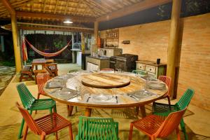 Conforto na Praia do Puruba - 5 quartos, completa, 200m do mar