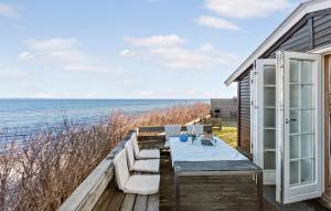 Awesome Home In Dronningmølle