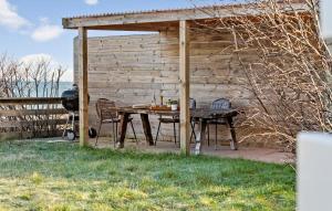 Awesome Home In Dronningmølle