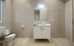 Glenvar Heights A2 Spacious apt in Paleo Faliro