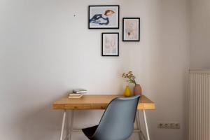 Neat 1BR Duplex by Metro and Center by HM