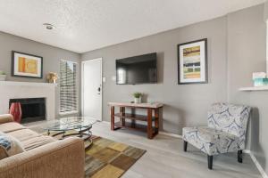 One Bed One Bath Affordable Apt With Balcony