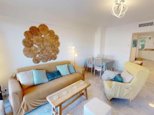 3P climatisé avec grande terrasse, piscine et WiFi - FR-1-196-350