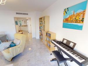 Grand 3P climatisé avec terrasse dans résidence calme avec piscine - FR-1-196-350