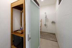 Private 7 Bed, 7,5 Bath, Hazel Villa with Pool, close to the beach