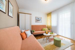 Apartment Orange Oasis