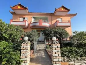 Spacious Quiet Apartment for Relaxed Holidays (1) - Perivólia