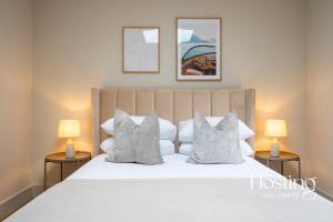 The Elizabeth Suite - 3 Bedroom With Parking