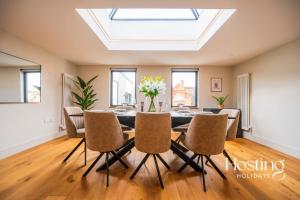 The Elizabeth Suite - 3 Bedroom With Parking