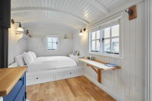 Host & Stay - The Lobster Pot