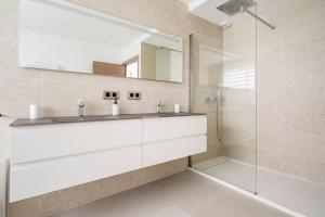 Villa L, Vue mer, plage 10 min à pied