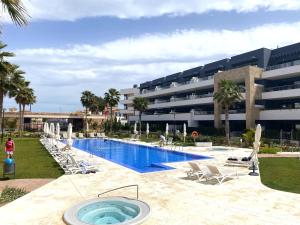 Lujoso Ático en Flamenca Village!