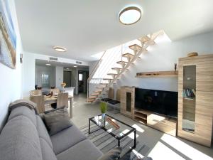 Lujoso Ático en Flamenca Village!