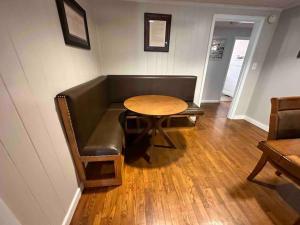 Large Home - Walking Distance to Parkway