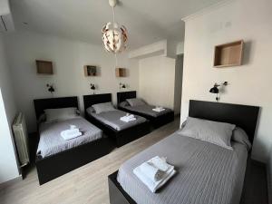 Quadruple Room room in Hostal Inter Plaza Mayor