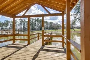 Pet-Friendly Lakehouse View Tower and Fire Pit! - Chapin