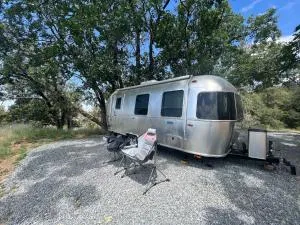 Modern Airstream with amazing view - 10 to 15 minutes from Kings Canyon National Park - Hoffman Point