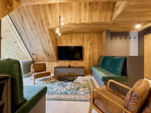 Apartment Rooftop Vista Maisonette & Relaxing Bath by Interhome