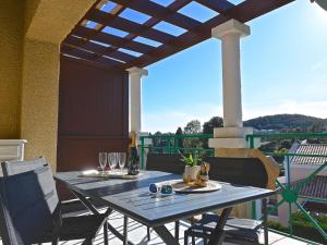 Studio Le Belvédère - R8 327 by Interhome