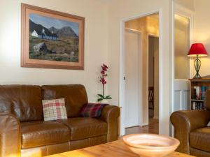 Holiday Home Falcon Lodge by Interhome