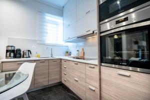 Neo Irakleio train st 1 bedrm 4 pers apartment by MPS