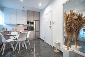 Neo Irakleio train st 1 bedrm 4 pers apartment by MPS