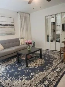 Private apartment, NOT SHARED, Near public transportation, SUPER fast free WIFI, Due to NY restrictions it can only be booked for 30 nights or more, even if the site allows you to book it, I WILL NOT be able to accept the reservation, 30 NIGHTS MINIMUM - Whitestone