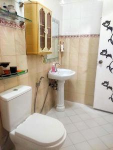 Affordable Spacious Bedroom & Bathroom near DVO Airport