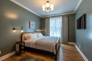 Heights House Hotel