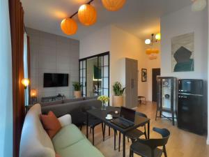 URBAN APARTMENTS PREMIUM, DOWNTOWN, Sokolska 30 Towers No 3 with PARKING, gym & sauna