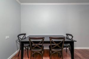 MTM Fully Furnished Rental in Old Town - 2 Beds