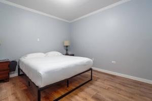 MTM Fully Furnished Rental in Old Town - 2 Beds