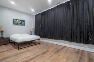MTM Fully Furnished Rental in Old Town - 2 beds
